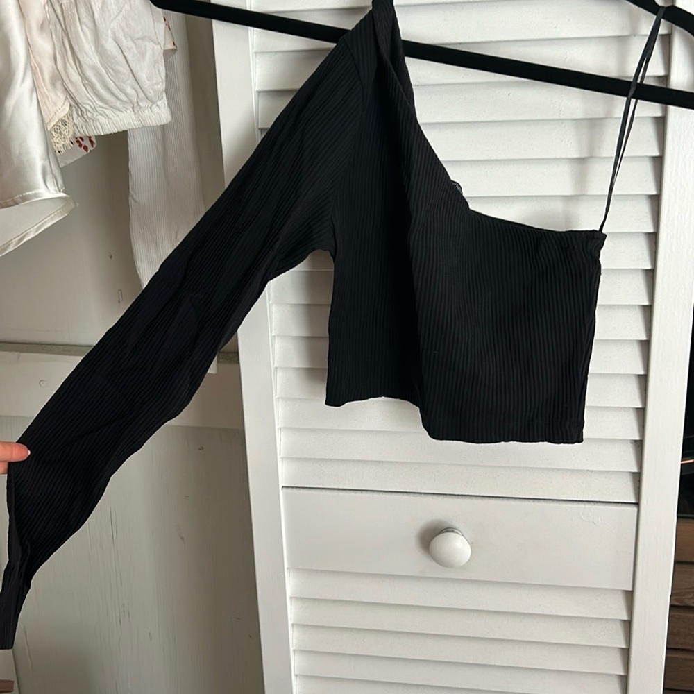 Zara asymmetric crop top